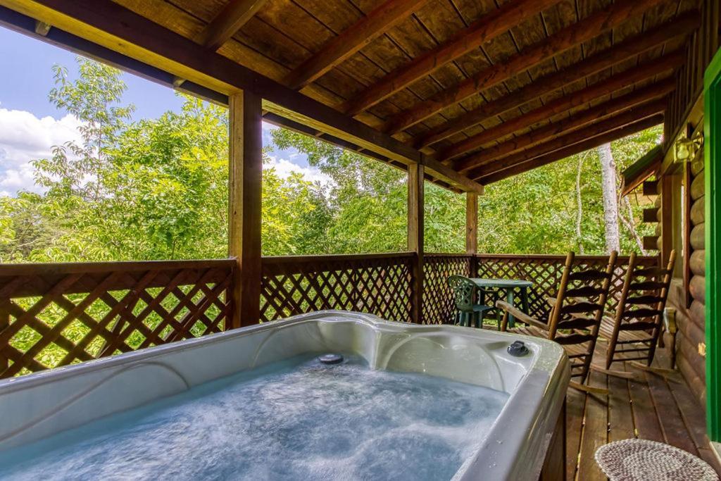 פיג'ן פורג' Forever Yours, Hot Tub, 1089 Of Free Attraction Tickets For Each Paid Day, Dollywood And More מראה חיצוני תמונה